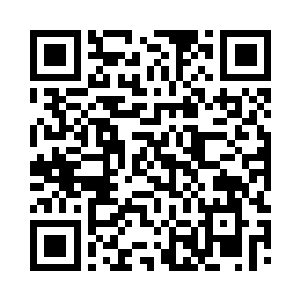 江少游没有去理会那个正在向上级汇报的警官二维码生成