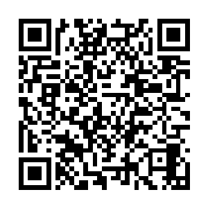 江帆和那位女医药代表一起随着邬院长去行政大楼二维码生成