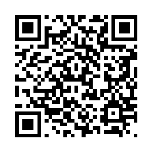 江帆看了看通往左右两端的青石板路二维码生成
