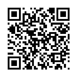 江帆转了一圈打开几十个小瓶看了看二维码生成