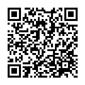 汪明浩曾经不止一次的去北京看自己的闺女一家二维码生成