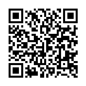 沃尔夫冈将军从他办公桌下面的一个抽屉里二维码生成