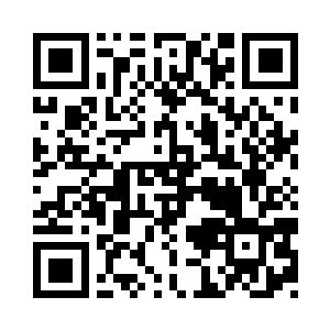 沃尔夫冈看着站成一排的评审团成员道二维码生成