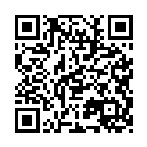 沈凡不知何时已经到了年轻男子的身前二维码生成