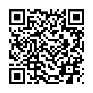 沈喜臻用手在他的轮廓上画着圈圈二维码生成