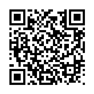 沈砚山不慌不忙的将桌上的宣纸收起二维码生成