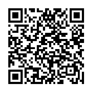 沈笑薇继续开着那辆面包车在怀江市的街头上瞎转悠二维码生成