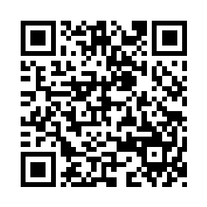 沐焱宇在通向客厅的回廊上拦住昭华郡主二维码生成