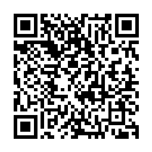 没想到那白色珠子在碰到香帕后如入无物般在香帕上撞出个洞来二维码生成