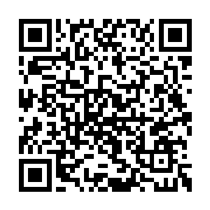 法云召出这八样宝物后便静静站在一旁合十不言二维码生成