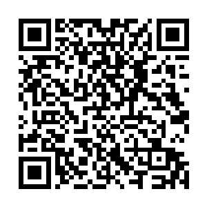 波洛维奇已经驾驶着直升机降落在了高扬他们身后的空地上二维码生成