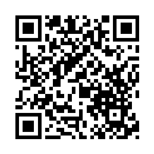 泪水混合着雨水从柳欣儿的脸庞上滴落到地面二维码生成