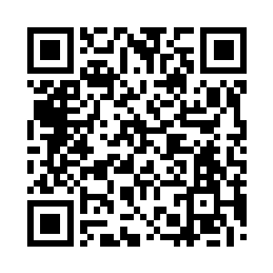 泰然的把车从这些叫嚷的伤员面前开过去二维码生成