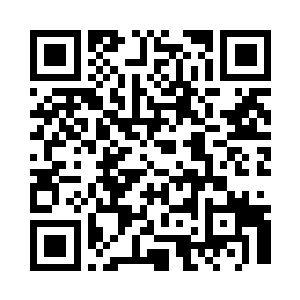 洛天祈舒舒服服地躺在大床上看电视二维码生成