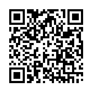 流墨墨不太愉快的看着两个乖巧模样的家伙二维码生成