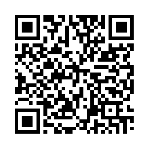 流墨墨不着痕迹的瞥了一眼黄毛大王二维码生成