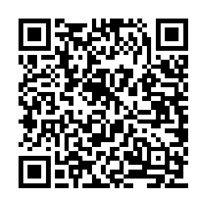 流墨墨抬头看了一眼小狐狸精然后把她拉到一边二维码生成