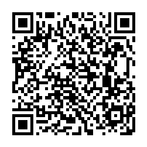 流墨墨看了雪如楼平静的盘膝修炼伸了个懒腰然后把腿收到晶床上舒服的躺下二维码生成