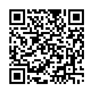 流墨墨站在世界树叶子上面看着众人二维码生成