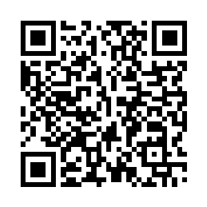 流墨墨这才看见前面是一片清澈的湖二维码生成