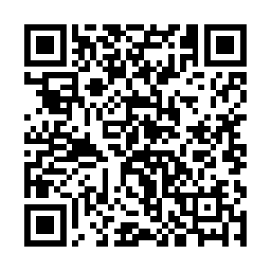 流星火雨在电网上砸出一圈圈赤色和紫色交错的涟漪二维码生成