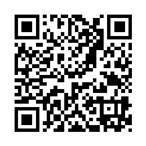 浪里格等人提着五六个人从山林里钻了出来二维码生成