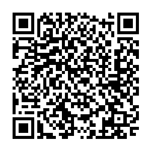 浴室中任冰站在喷头下任由热水喷洒一缕缕红色的血水顺着她的大腿流在了地上二维码生成