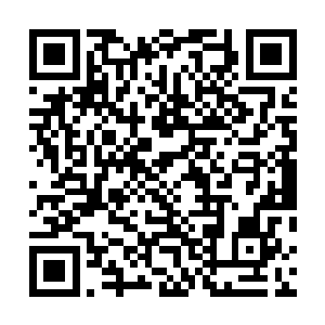 海一角抬头看向天空中不知什么时候出来的一颗模糊的星二维码生成