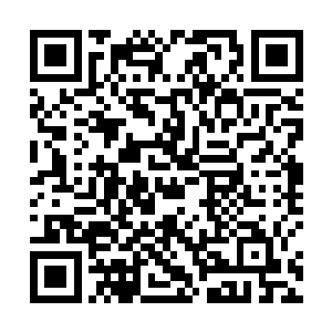海勒也终于没有再给张铁的头衔上加上那个让他脸红的二维码生成