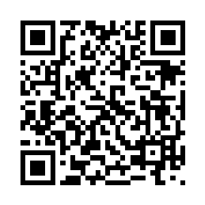 涌现了一大群面无表情的魁梧壮汉二维码生成