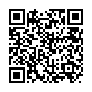 深一脚浅一脚的踏着雪来到部落大门的外面二维码生成