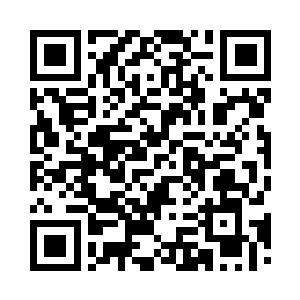 深怕那个青年会忽然出现在他们身前二维码生成