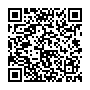 混入到一大群慌乱从睡梦中惊醒的人族俘虏之中二维码生成