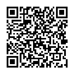 清晰的感受到周围起码有上百道目光聚集到了自己的身上二维码生成