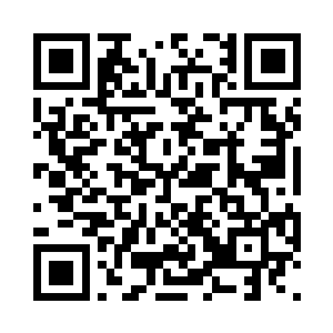 清醒后所有人都裹上厚厚的棉衣站在门口二维码生成