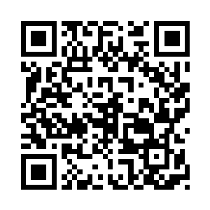 温和洛几乎是连滚带爬地走过来的二维码生成