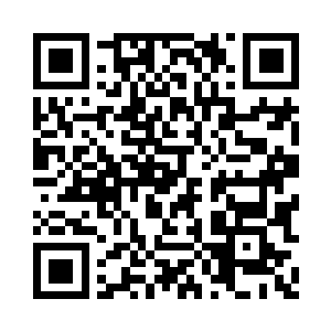 温热的气息透过他的睡衣传入她的手心暖暖的二维码生成