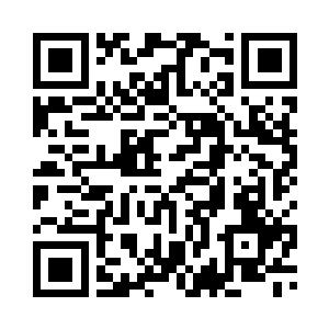 游鸿卓手持单刀在院子里舞动一番二维码生成