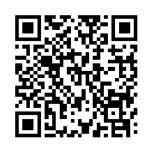 湛天丞一望无际的黑眸里再次泛起了二维码生成