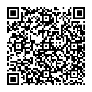 源源不断轰击在他身上的光轮竟然也仿佛是承受不住这阿瑞斯身上蕴含的恐怖力量一样二维码生成