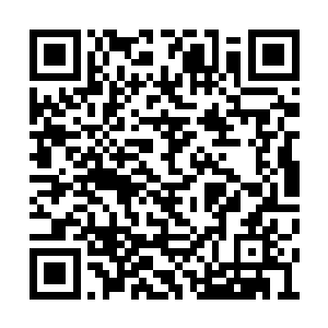 溪海集团董事局的董事文仲容也在那里等着电梯二维码生成