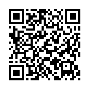 满头劈散乱发的老人从八卦离火阵中走了出来二维码生成