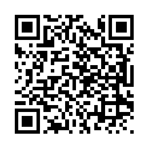 漆黑的头发和瞳孔慢慢变成了浅金色二维码生成