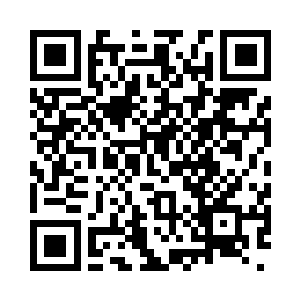 激流之中夹杂着那小船粉碎之后残留的木块二维码生成