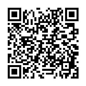 火云将徐至深和守护在他四周的四座山峰团团包裹二维码生成