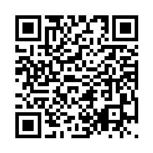 灰色的雾气化为气流般的在坟墓四周流动二维码生成