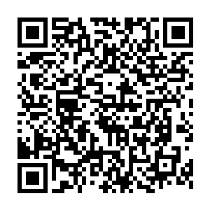 炮弹巨大的冲击力将沉重的防弹车打的在原地飞到空中翻了个身之后二维码生成