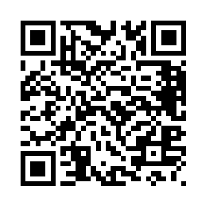 然后不约而同地一左一右攻向敌人二维码生成