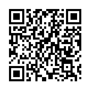 然后从一旁的房间里拿出来一套衣服二维码生成