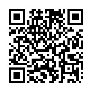 然后从包包里拿出了化妆镜看了一眼二维码生成